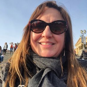 Meet your Posher, Leila